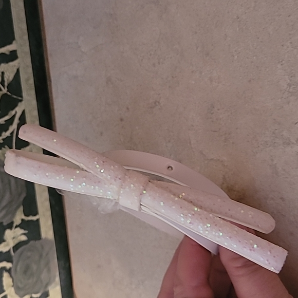 Free with any bundle! Lilly Pulitzer white patent leather belt with bow - Picture 2 of 11